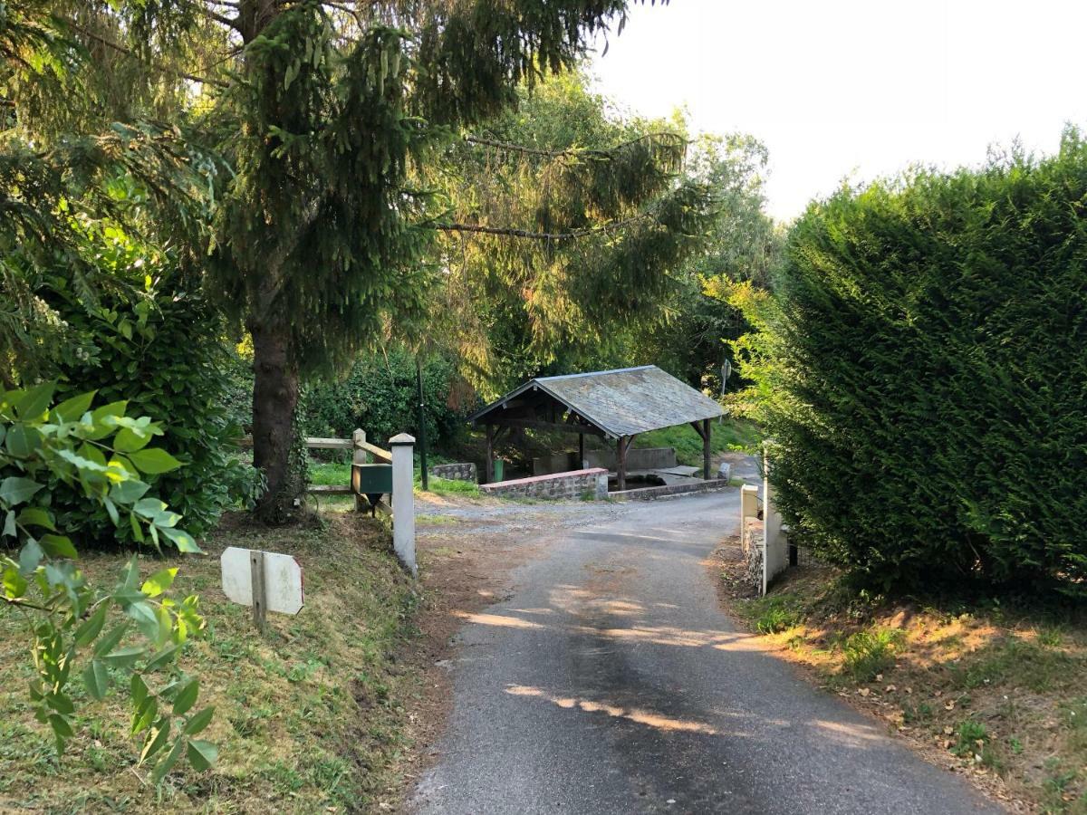 Aux Lettres Du Lavoir 拉·里维耶尔·圣·秀 外观 照片