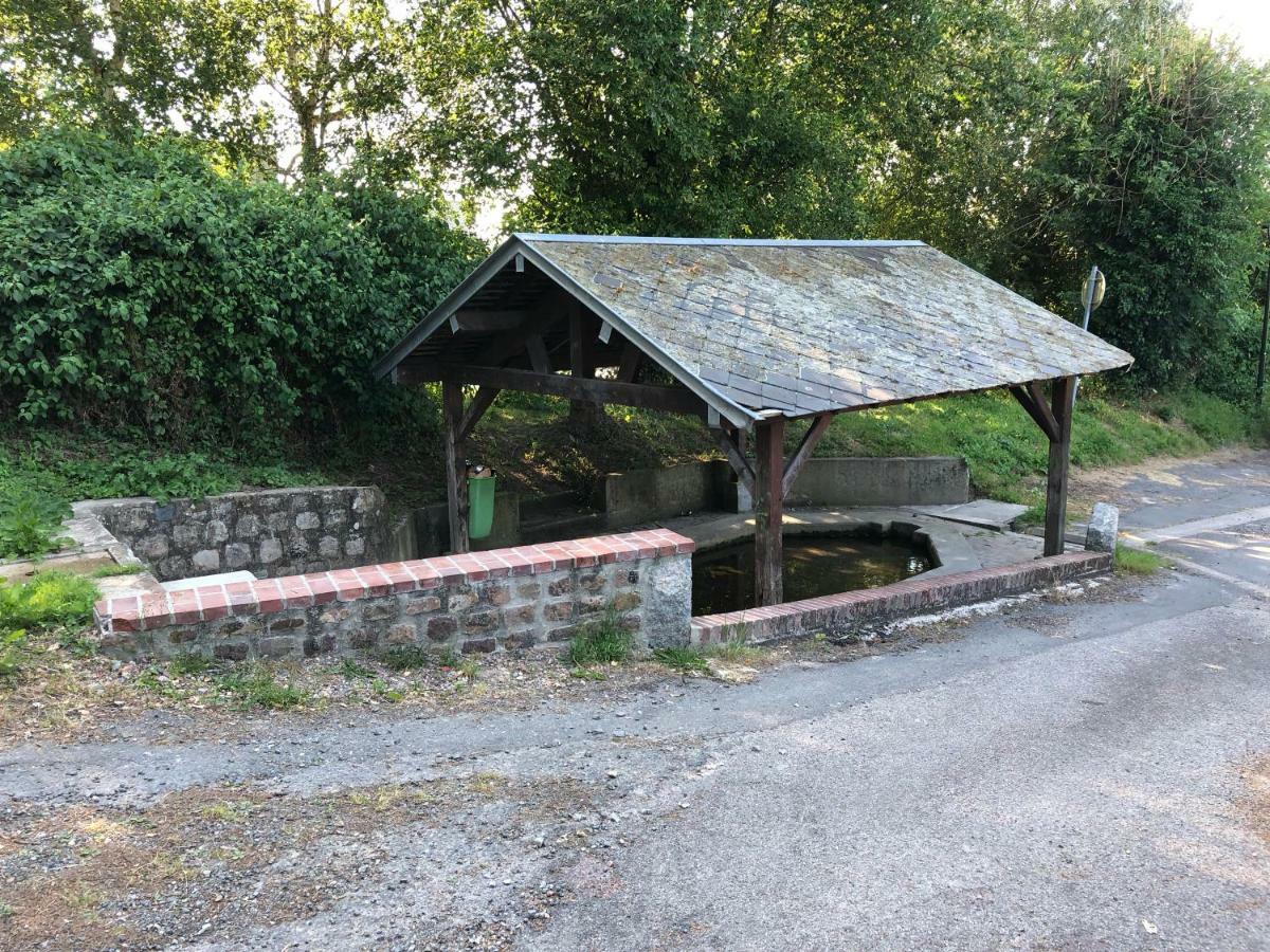 Aux Lettres Du Lavoir 拉·里维耶尔·圣·秀 外观 照片