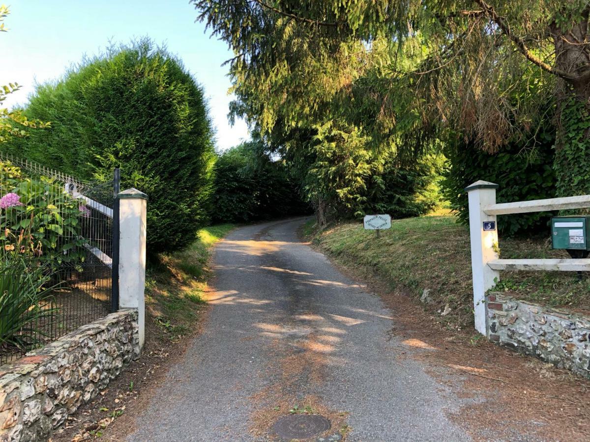 Aux Lettres Du Lavoir 拉·里维耶尔·圣·秀 外观 照片